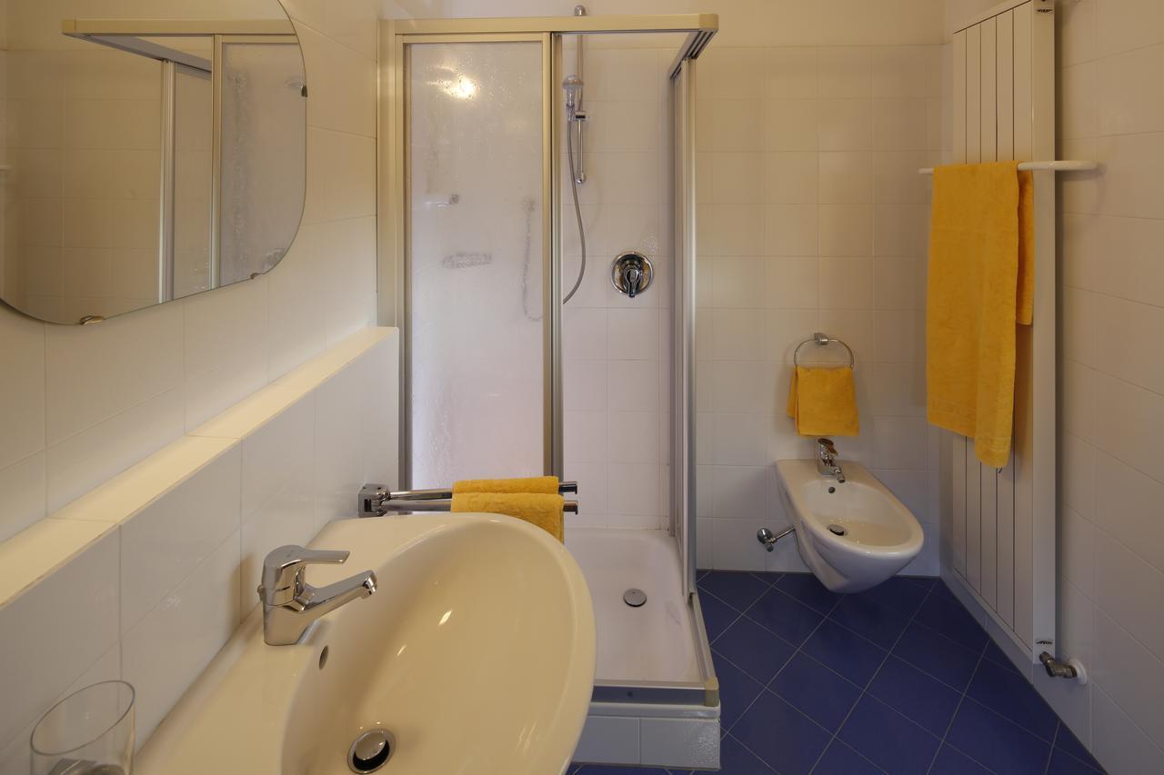 Single Room,646934343:JPEG